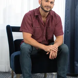 Aden Davinci in Straight Escape (Photo 1) Aden Davinci in 'Next Door Studios' Straight Escape (Thumbnail 1)