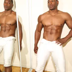 Akira Jyn in Akira Jyn (Photo 36) Akira Jyn in 'Next Door Studios' Akira Jyn (Thumbnail 36)