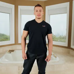 Alexander in Alexander (Photo 2) Alexander in 'Next Door Studios' Alexander (Thumbnail 2)