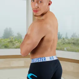 Alexander in Alexander (Photo 18) Alexander in 'Next Door Studios' Alexander (Thumbnail 18)