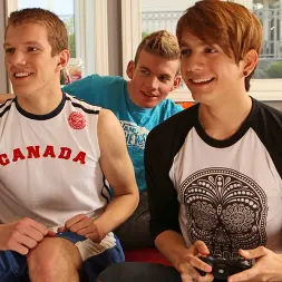 Anderson Lovell in Smack Talkers (Photo 4) Anderson Lovell in 'Next Door Studios' Smack Talkers (Thumbnail 4)