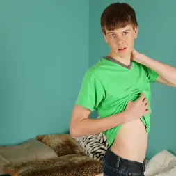 Andrew Collins in Morning Wood (Photo 21) Andrew Collins in 'Next Door Studios' Morning Wood (Thumbnail 21)