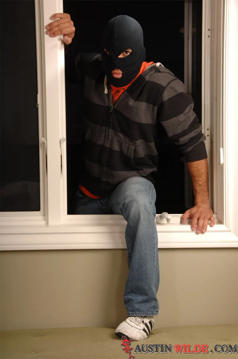 Next Door Studios 'REVERSAL OF FORTUNE' starring Austin Wilde (Photo 1)