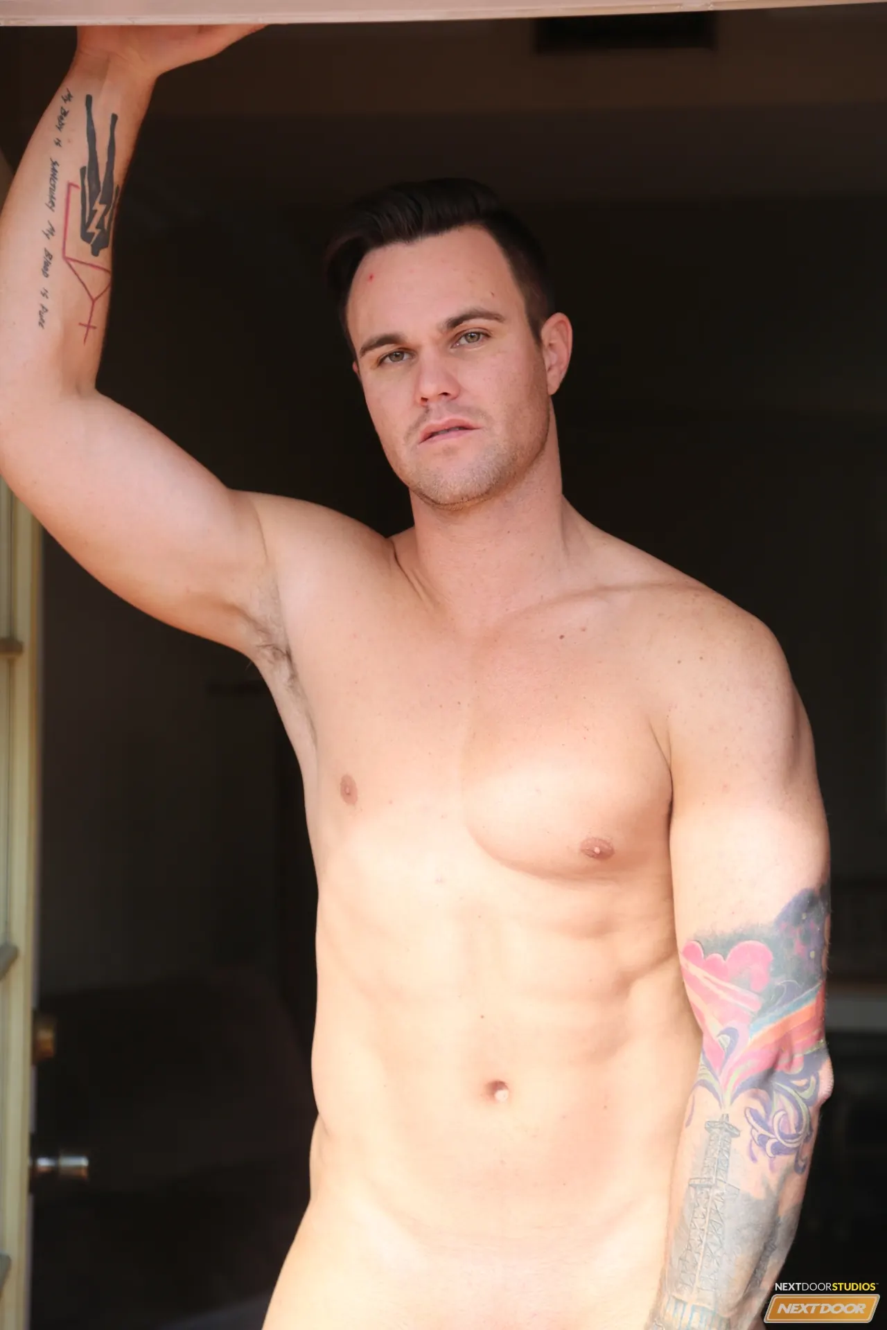 Next Door Studios 'Hard Muscles' starring Beau Reed (Photo 9)