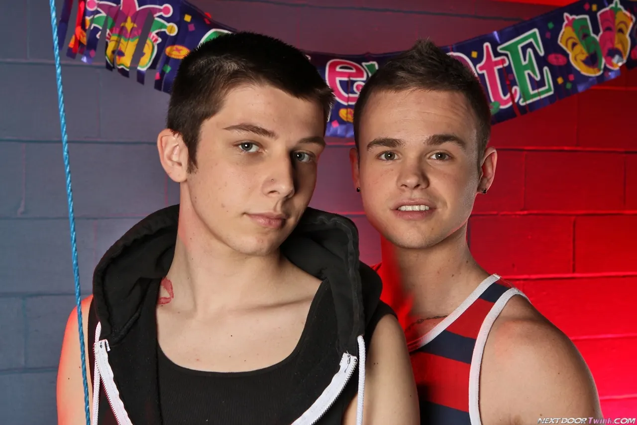 Blake Carnage in 'Twinko de Mayo' from 'Next Door Studios' (Photo 1) Next Door Studios 'Twinko de Mayo' starring Blake Carnage (Photo 1)