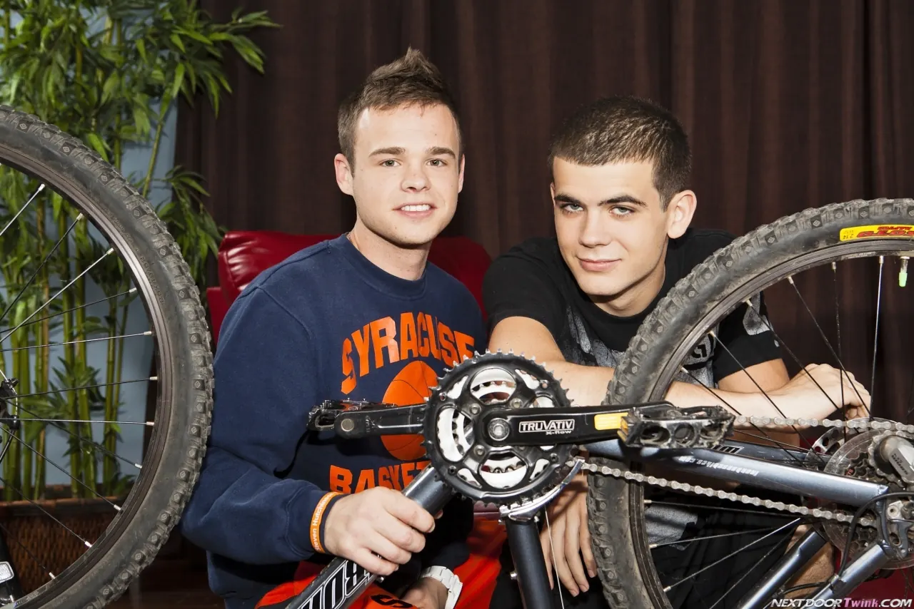 Blake Savage in 'Grinding Gears' from 'Next Door Studios' (Photo 3) Next Door Studios 'Grinding Gears' starring Blake Savage (Photo 3)