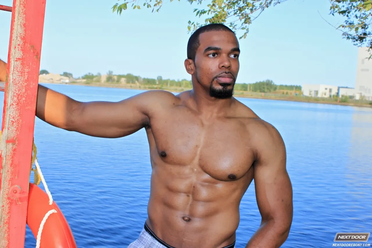 Next Door Studios 'Boxer' starring Boxer (Photo 21)