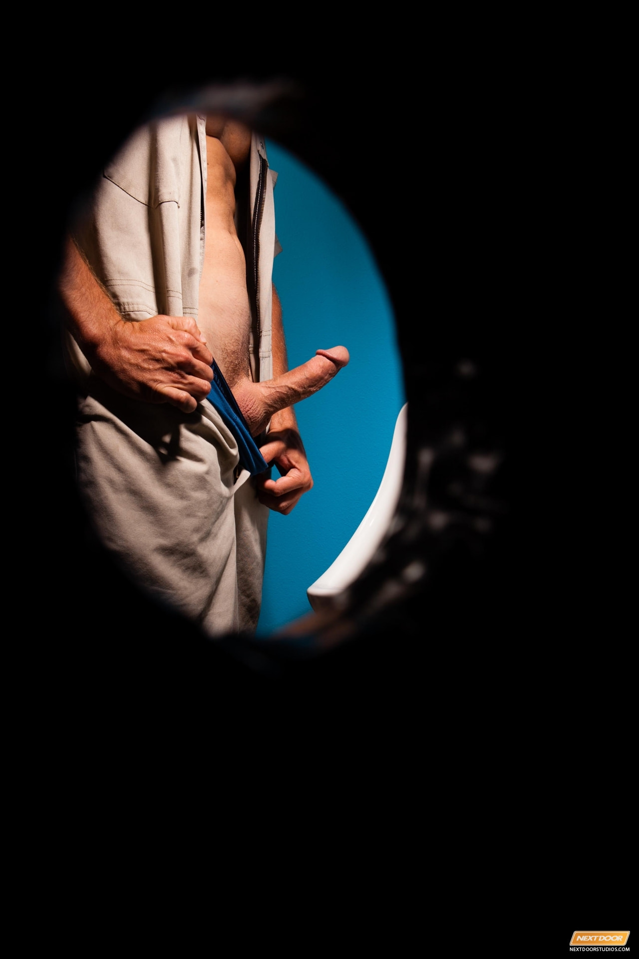 Brandon Lewis in 'Next Door Studios' Breakin' In The Hole (Thumbnail 6)