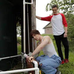 Brandon Moore in 'Next Door Studios' Handy Man To-Do (Thumbnail 30)