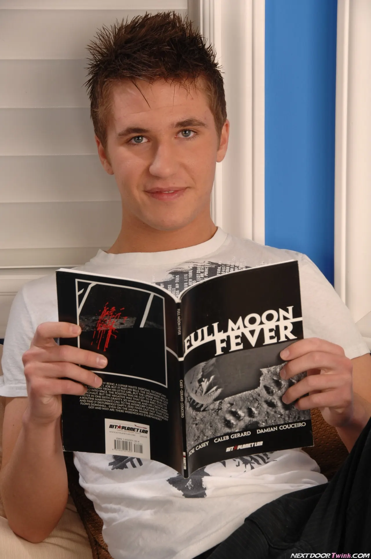 Next Door Studios 'Howl Of A Time' starring Cameron Sharp (Photo 3)