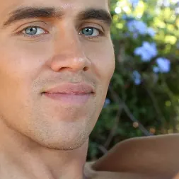 Carter in Carter (Photo 18) Carter in 'Next Door Studios' Carter (Thumbnail 18)