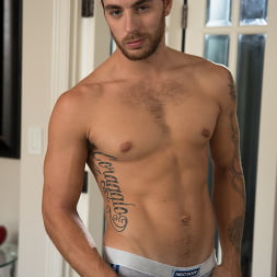 Carter Woods in 'Next Door Studios' The Kiss (Thumbnail 3)