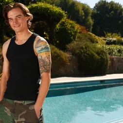 Chad Pitt in 'Next Door Studios' Chad Pitt (Thumbnail 4)