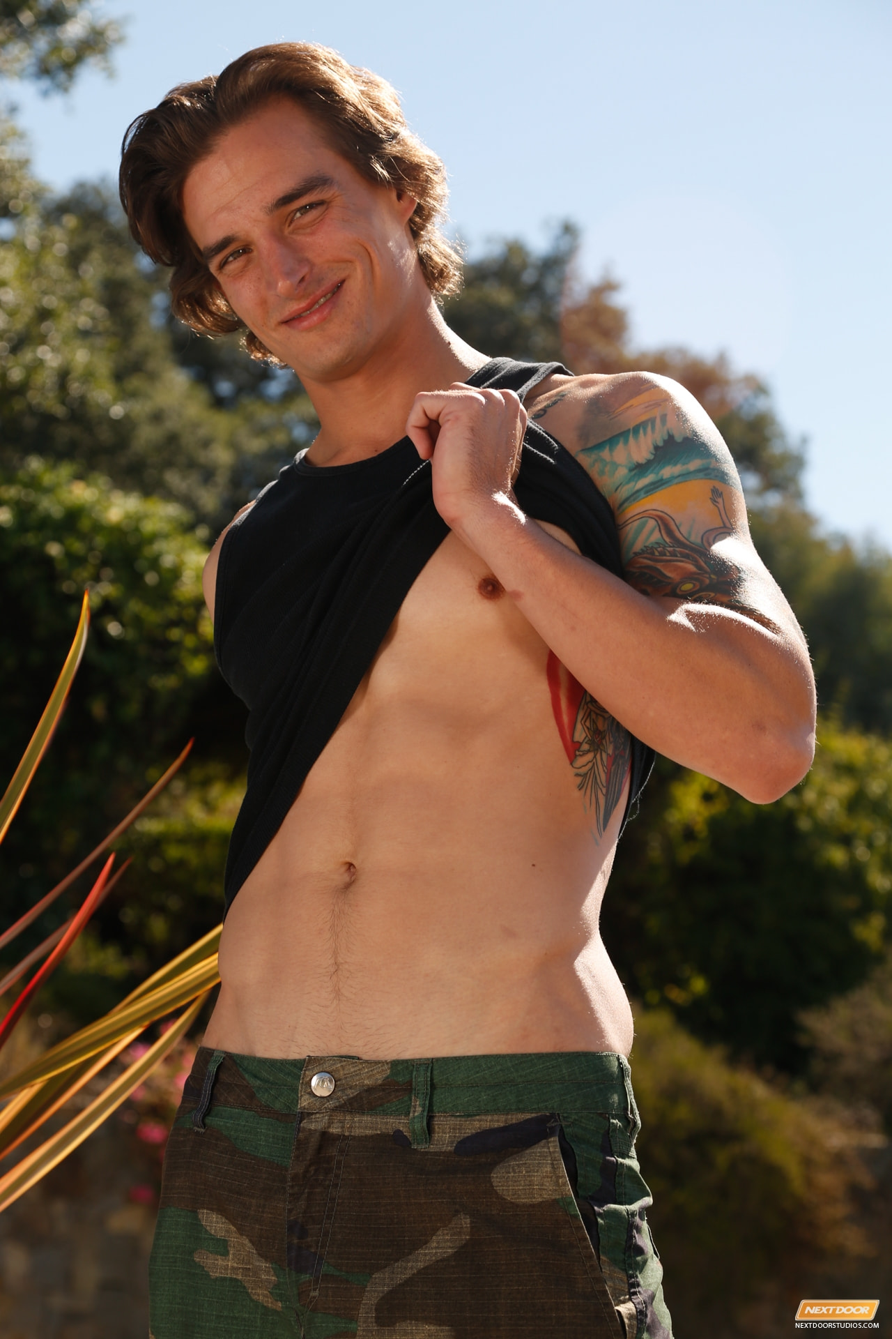 Chad Pitt in 'Next Door Studios' Chad Pitt (Thumbnail 6)