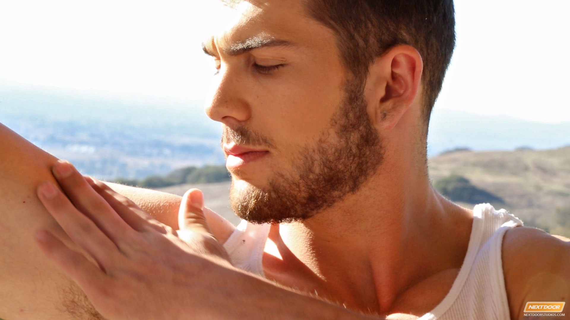 Chuck in 'Next Door Studios' Chuck (Thumbnail 3)
