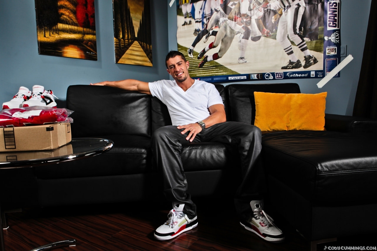 Cody Cummings in 'Next Door Studios' Special Thanks (Thumbnail 2)