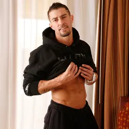 Cody Cummings in 'Next Door Studios' The Soloist (Thumbnail 6)