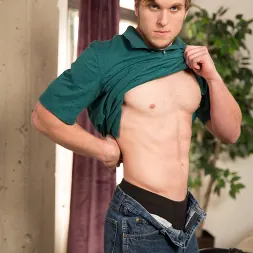 Colton Cain in 'Next Door Studios' Joining Studs (Thumbnail 5)