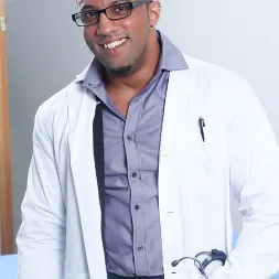 Damian Flexxx in Medickal Relief (Photo 1) Damian Flexxx in 'Next Door Studios' Medickal Relief (Thumbnail 1)