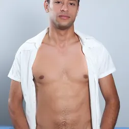 Damian Flexxx in Medickal Relief (Photo 12) Damian Flexxx in 'Next Door Studios' Medickal Relief (Thumbnail 12)