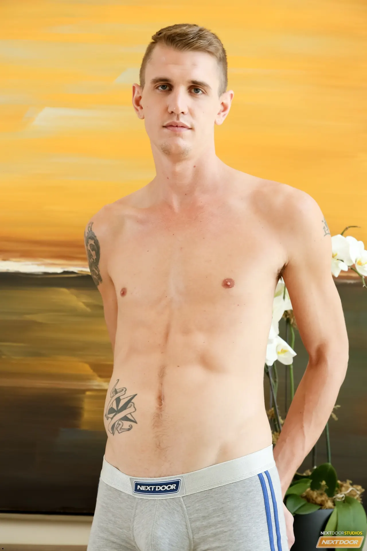 Next Door Studios 'Best Friend Reunion' starring Damien Hyde (Photo 12)