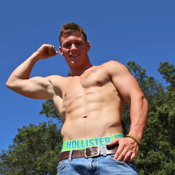 Damien West in 'Next Door Studios' Damien West (Thumbnail 9)