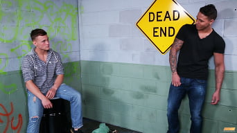 Damien West in 'Deep Undercover'