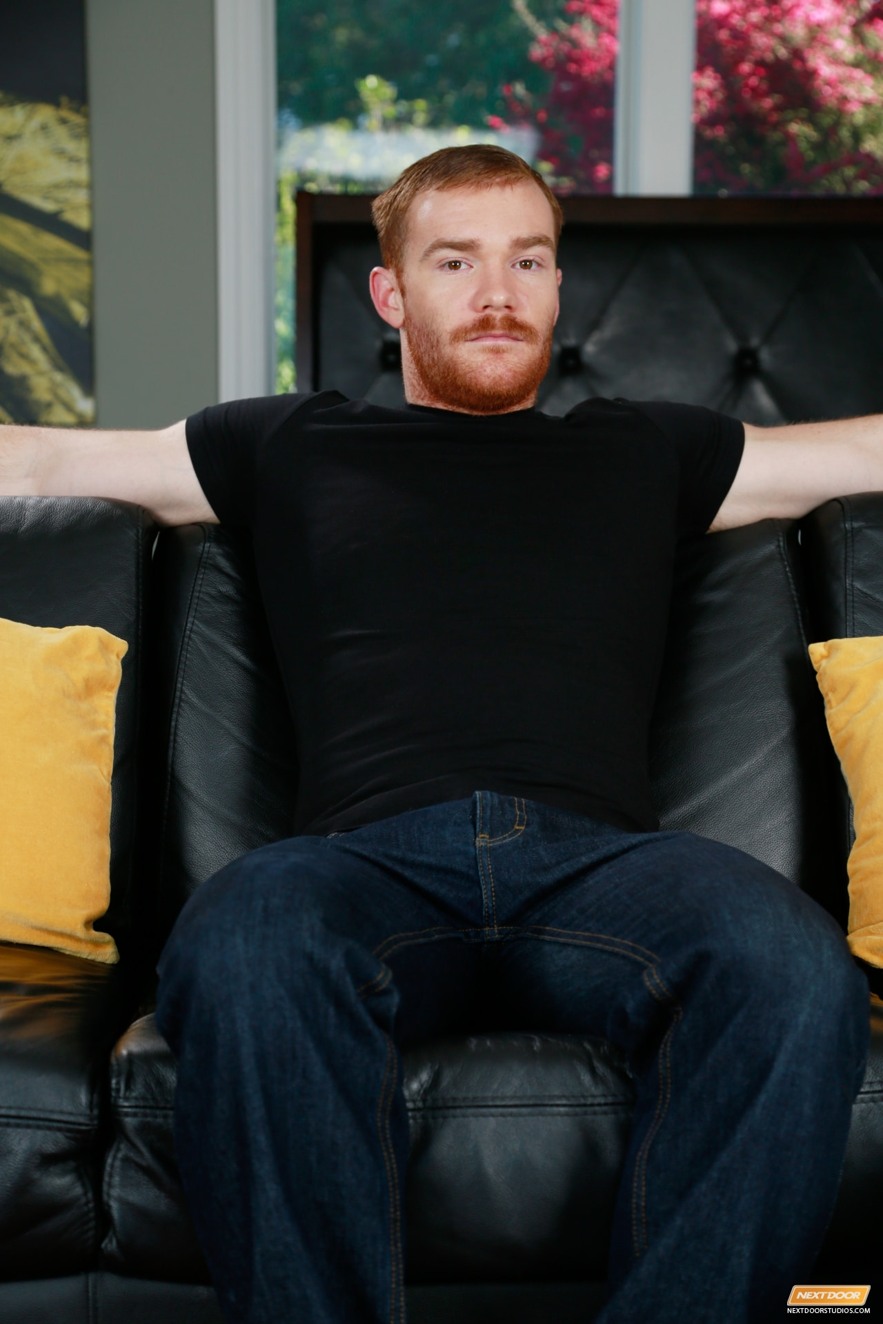 Damien West in 'Next Door Studios' Summer Rental (Thumbnail 1)