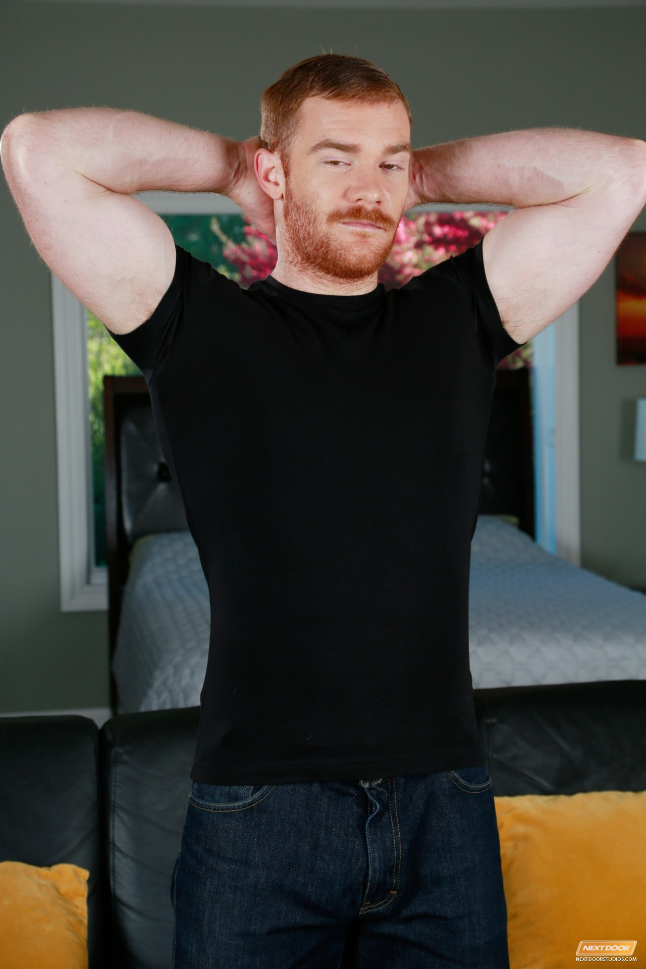 Damien West in 'Next Door Studios' Summer Rental (Thumbnail 4)