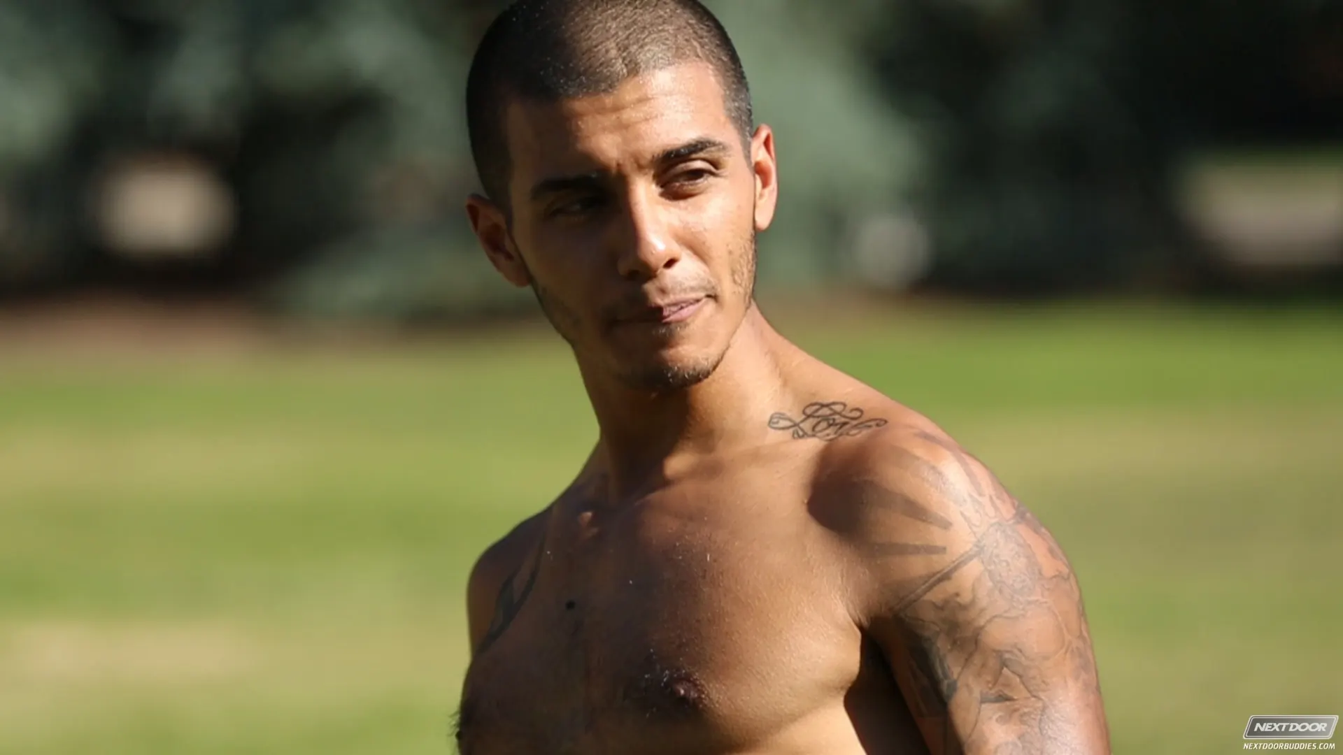 Next Door Studios 'Tight Ends' starring Damien West (Photo 4)