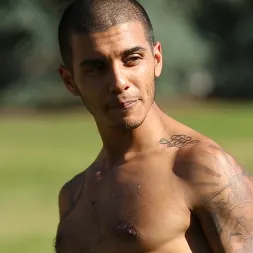 Damien West in 'Next Door Studios' Tight Ends (Thumbnail 4)