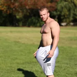 Damien West in 'Next Door Studios' Tight Ends (Thumbnail 20)