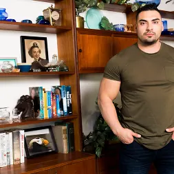 Derek Wulf in 'Next Door Studios' Remotely Turned On (Thumbnail 18)