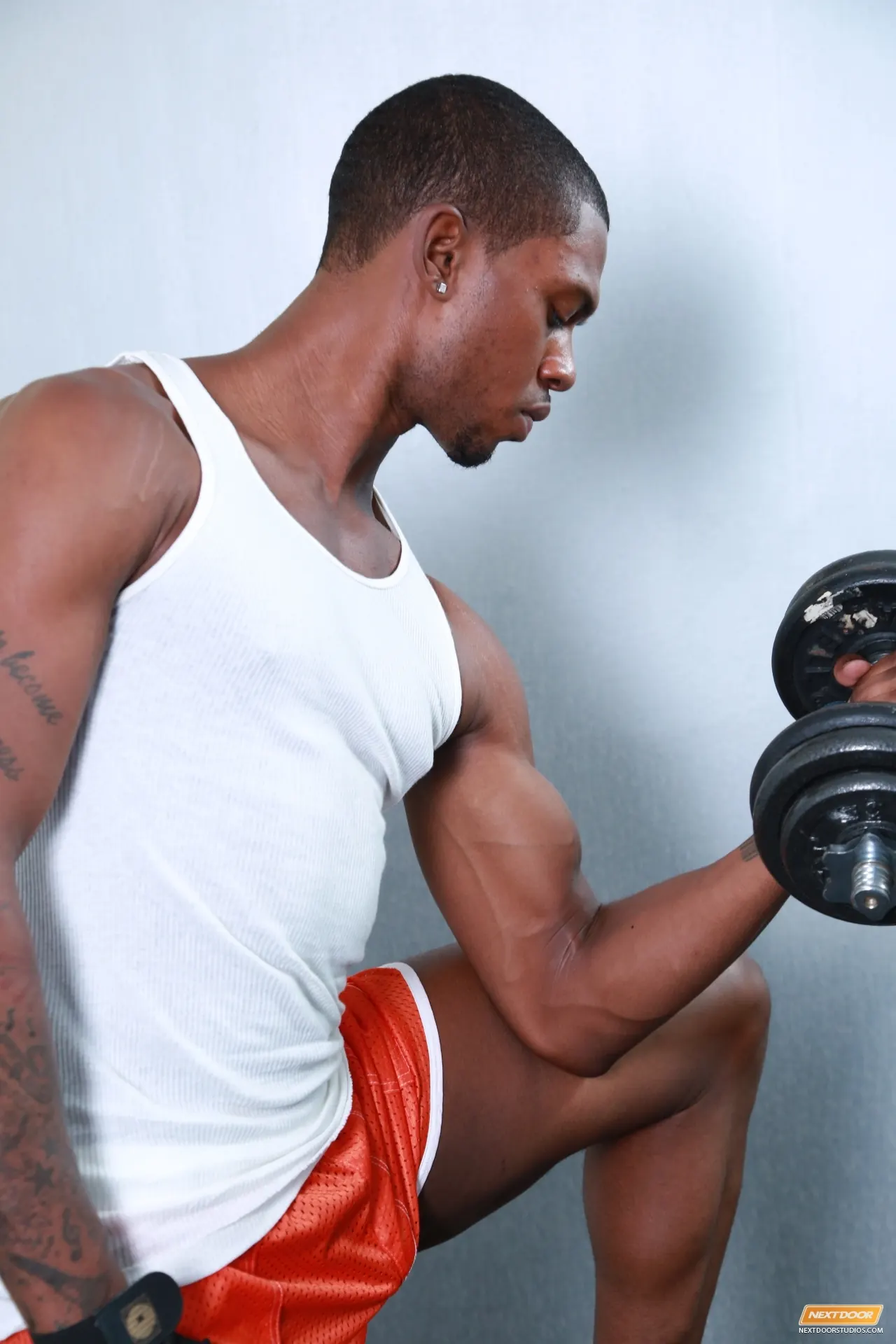 Next Door Studios 'Pumped and Humped' starring Draven Torres (Photo 4)