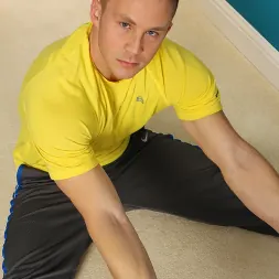 Duke Ryder in 'Next Door Studios' Jogging Buds (Thumbnail 5)
