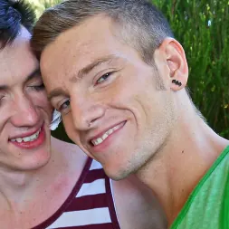 Elliot Vance in Early Bloomers (Photo 4) Elliot Vance in 'Next Door Studios' Early Bloomers (Thumbnail 4)