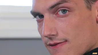 Ellis Barr in 'Ellis Barr'