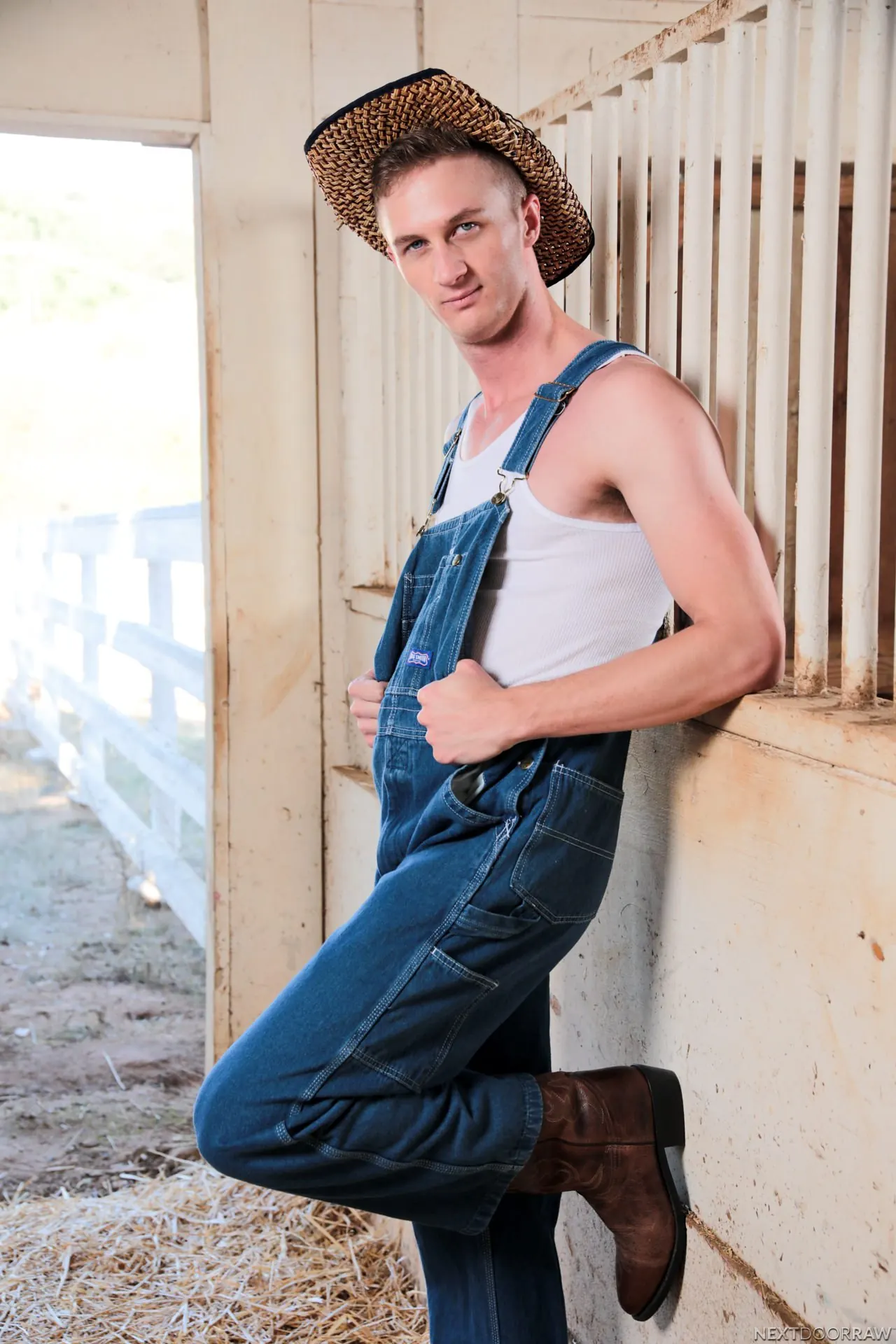 Next Door Studios 'Dirty Farm Hands' starring Elye Black (Photo 5)