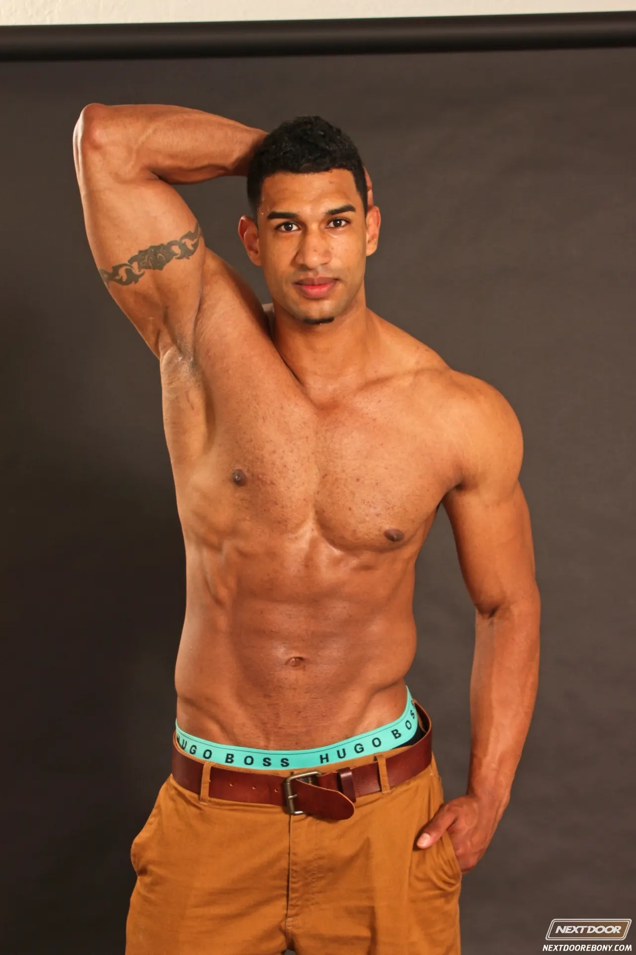 Next Door Studios 'Enrique' starring Enrique A (Photo 18)