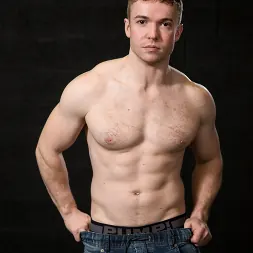 Gabriel Cross in 'Next Door Studios' Warehouse Packin (Thumbnail 16)