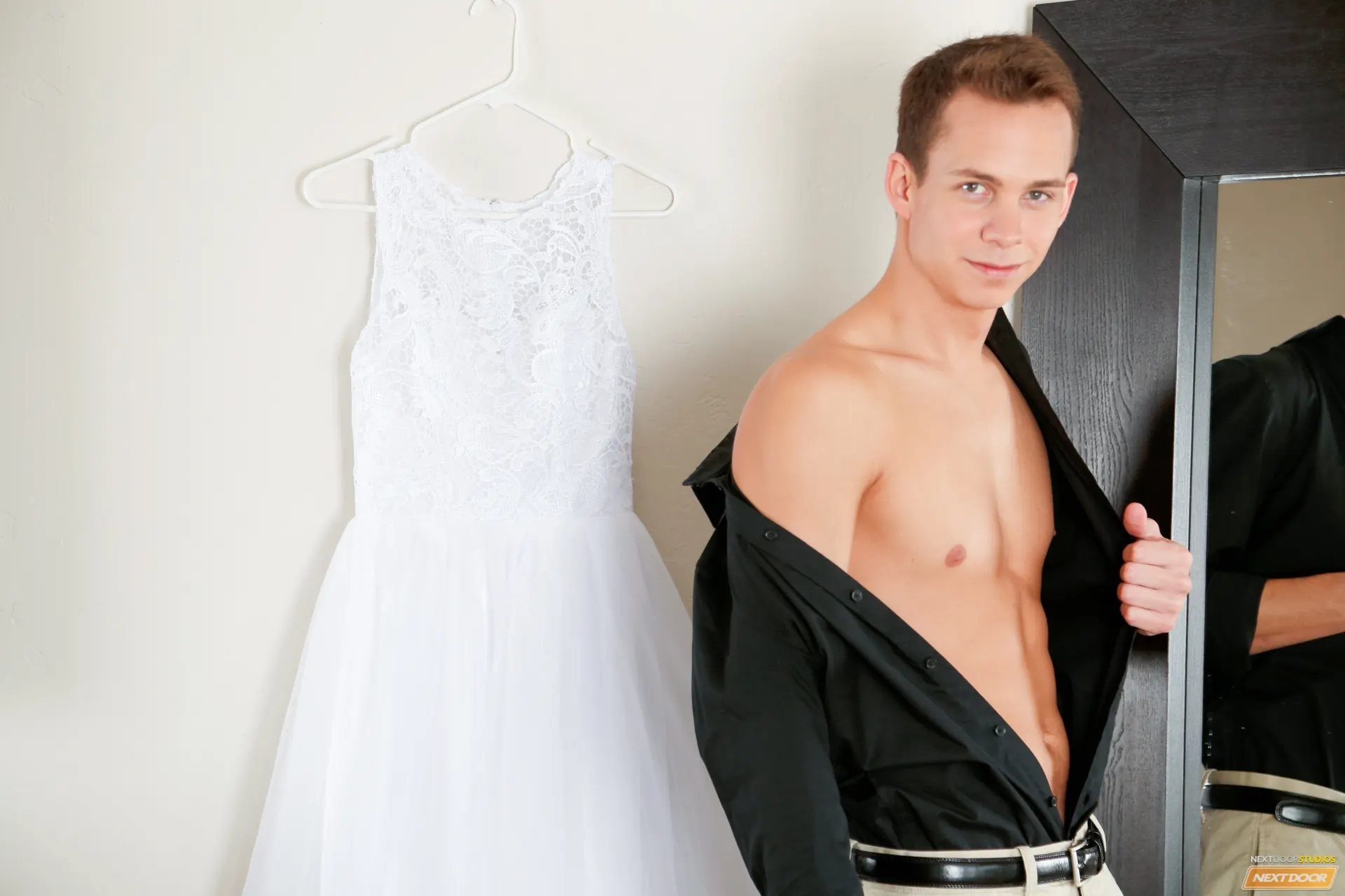Next Door Studios 'The Wedding Planner Part 3' starring Garrett Cooper (Photo 7)