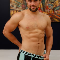 Griffin Barrows in 'Next Door Studios' Celebrity Massage (Thumbnail 10)