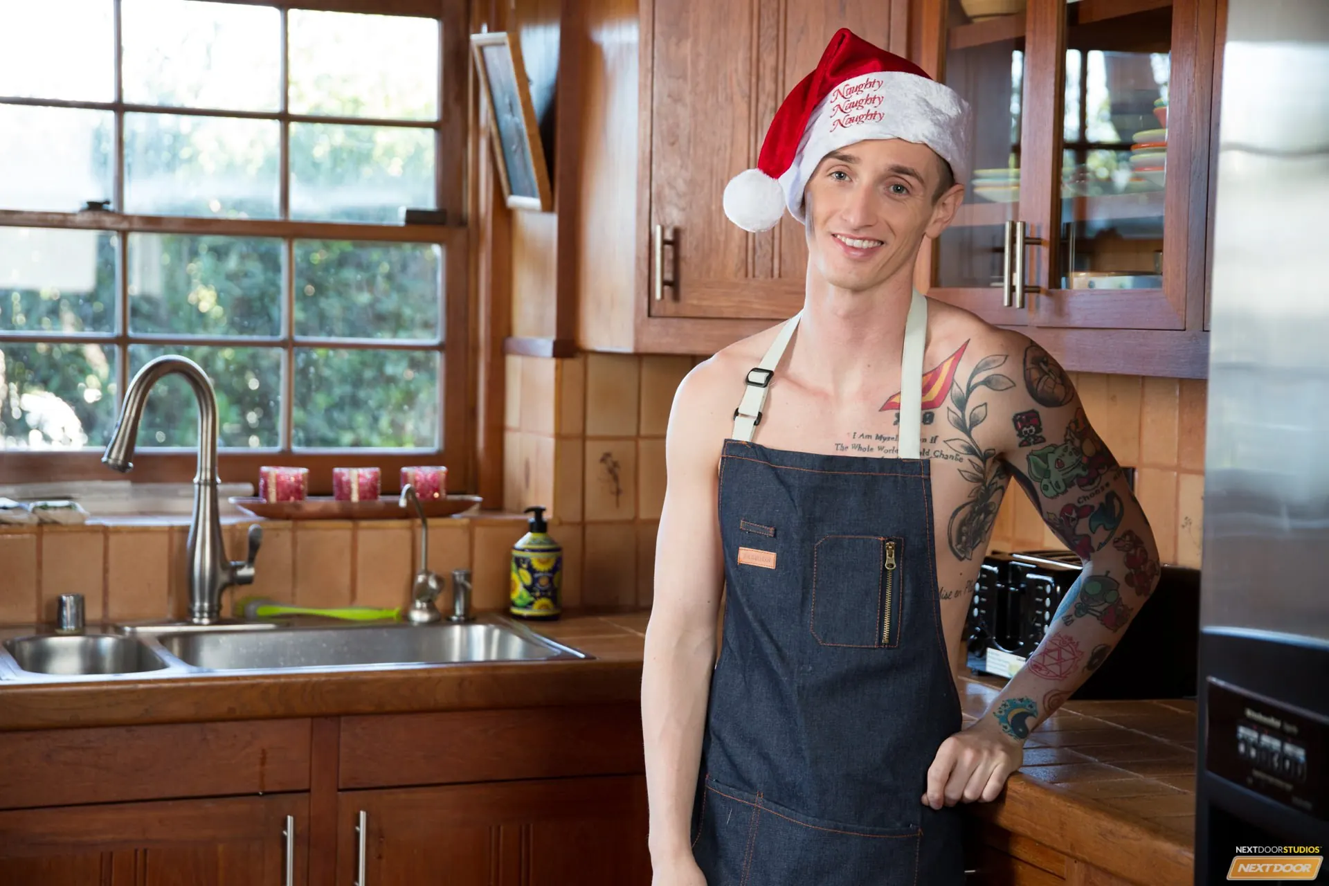 Next Door Studios 'Gingerbread Bounce' starring Gunner (Photo 5)