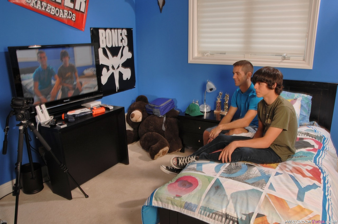 Hayden Michaels in 'Next Door Studios' Webcam Wonderboys (Thumbnail 1)