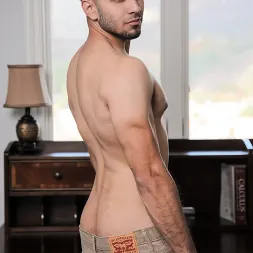 Hunter Knox in 'Next Door Studios' Hunter Knox (Thumbnail 8)