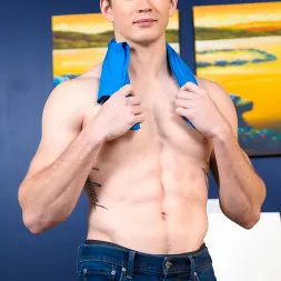 Jackson Traynor in Painting Partners (Photo 10) Jackson Traynor in 'Next Door Studios' Painting Partners (Thumbnail 10)