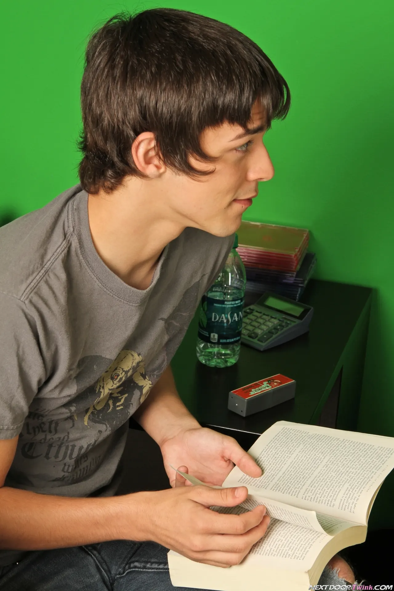 Jacques Le Coque in 'The Bookworms' from 'Next Door Studios' (Photo 5) Next Door Studios 'The Bookworms' starring Jacques Le Coque (Photo 5)