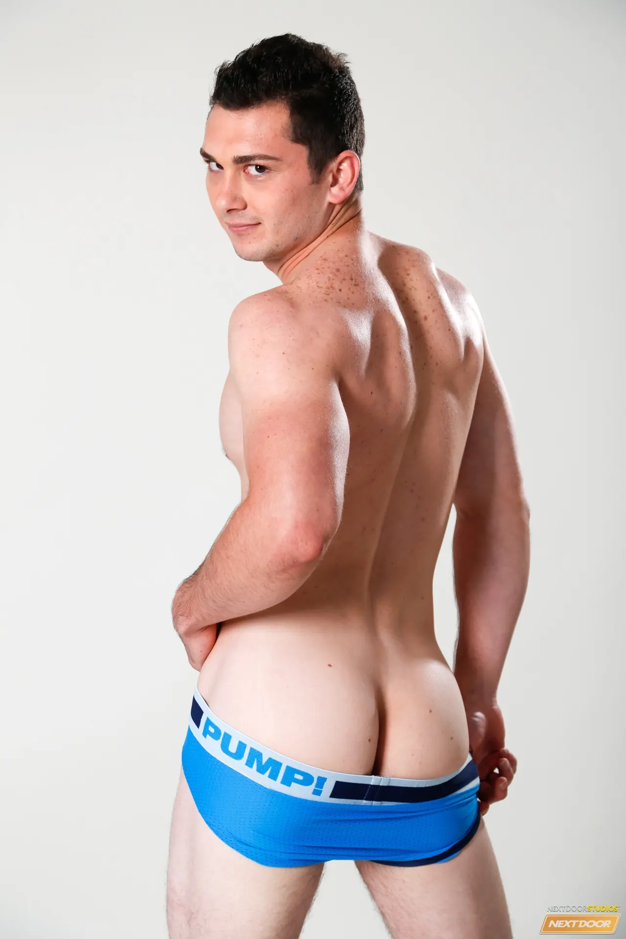 Next Door Studios 'Pose For Me' starring Jake Karhoff (Photo 20)