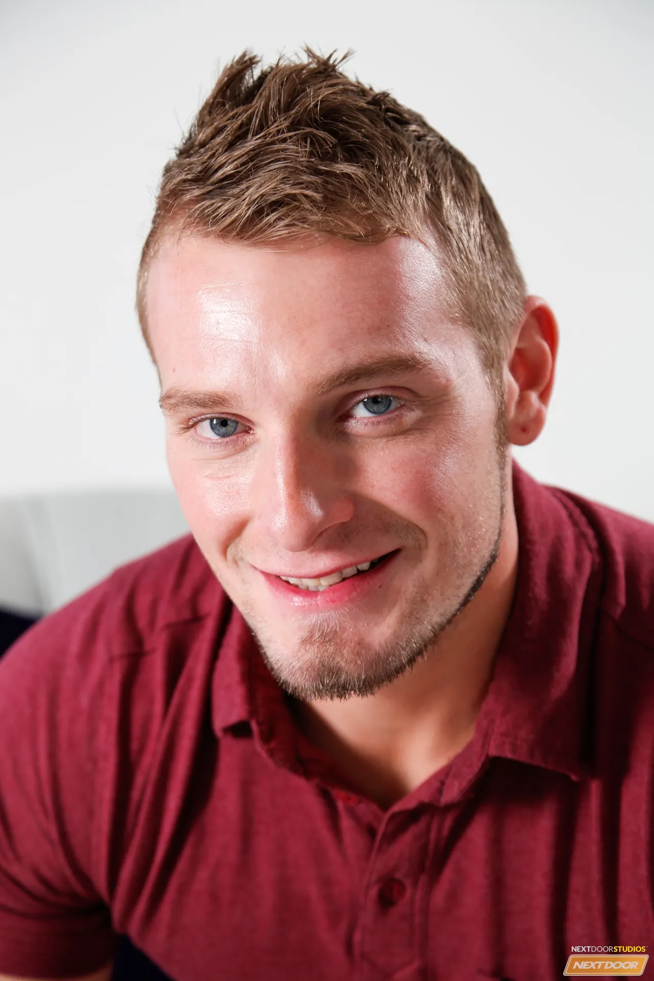 Next Door Studios 'Pose For Me' starring Jake Karhoff (Photo 28)