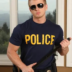 James Huntsman in 'Next Door Studios' Making a Bust (Thumbnail 4)